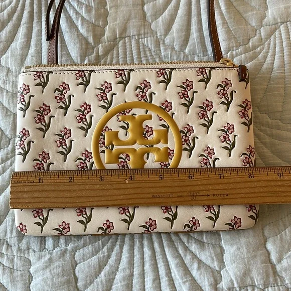 Tory Burch off White and Brown Crossbody Bag with Gold Logo - Picture 9 of 10